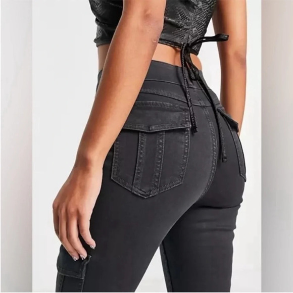 NWT Spanx Twill Ankle Cargo High Rise Pant Stretch Grey Size M Washed Black - Picture 3 of 11